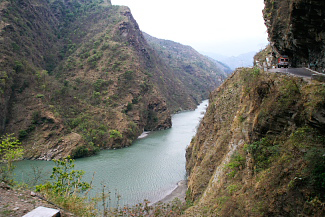 Road valley and bear river