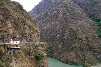 Valley view while reaching Manali