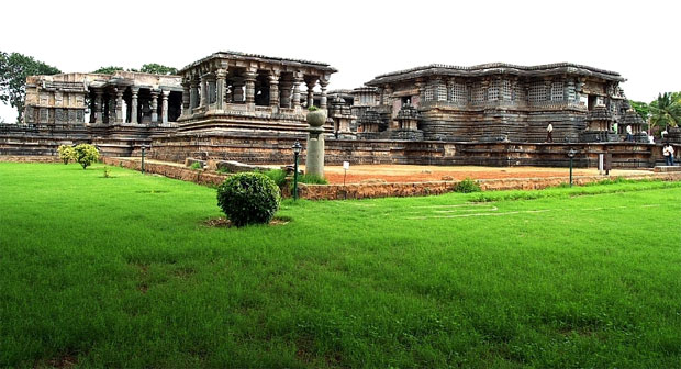 Halebid Hoysaleshwara  temple outside