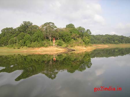 t15-lake-reflection