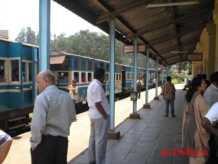 train12-stoppage