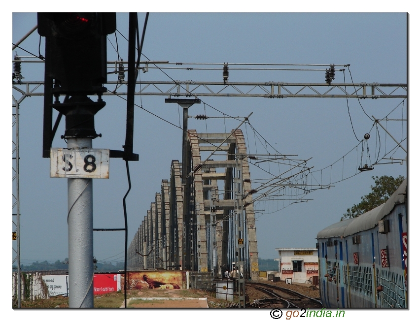 Arc rail bridge at Rajahmundry