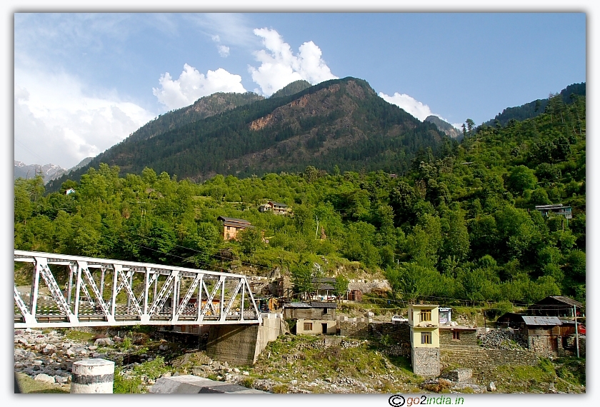 Parvati river and bridge near Bhunter