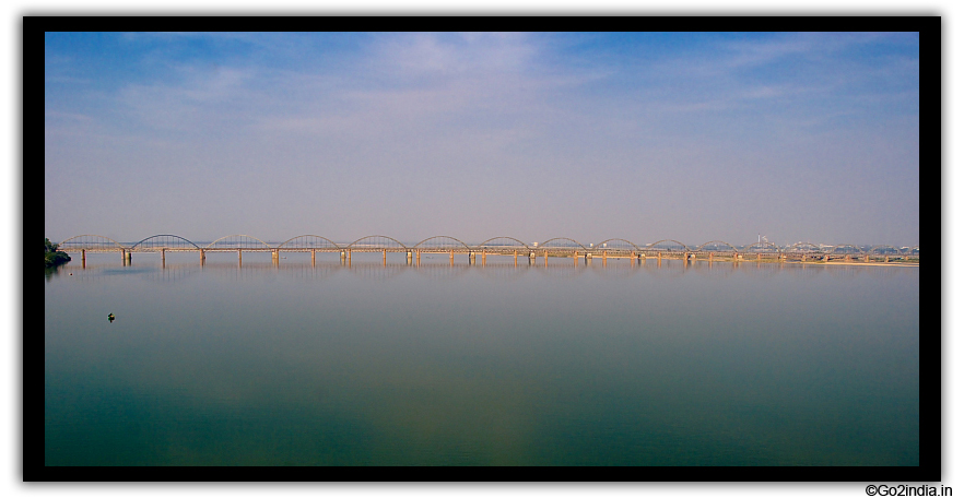 Arc bridge on river Godavari at Rajahmundry