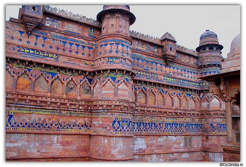 Color in the walls of Gwalior fort