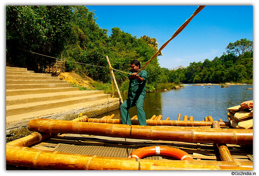 Moves by pulling the ropes to cross the river at Kuruva Island 