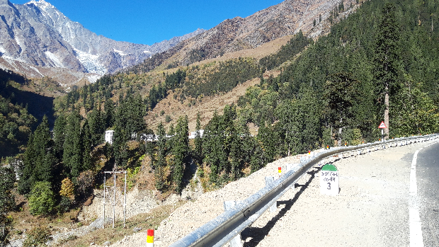 Manali to Atal Tunnel road