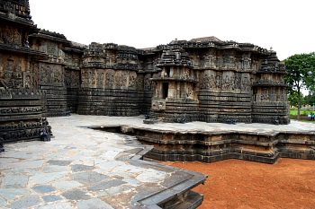Belur channakeshava temple inside pillars