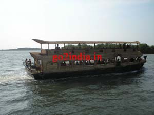 Kochi Marine drive from Sea
