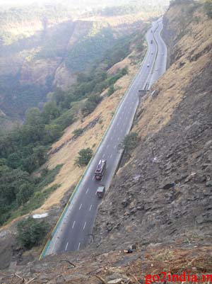 Mumbai Pune expressway at Khandala