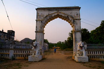 Daspalla palace gate