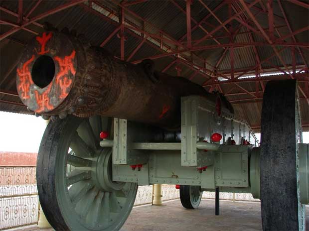 Jaigarh Fort Cannon at Jaipur