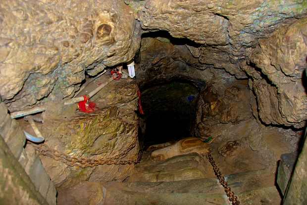 Patal Bhubaneswar Cave