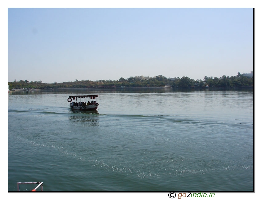 Approch to park by boat