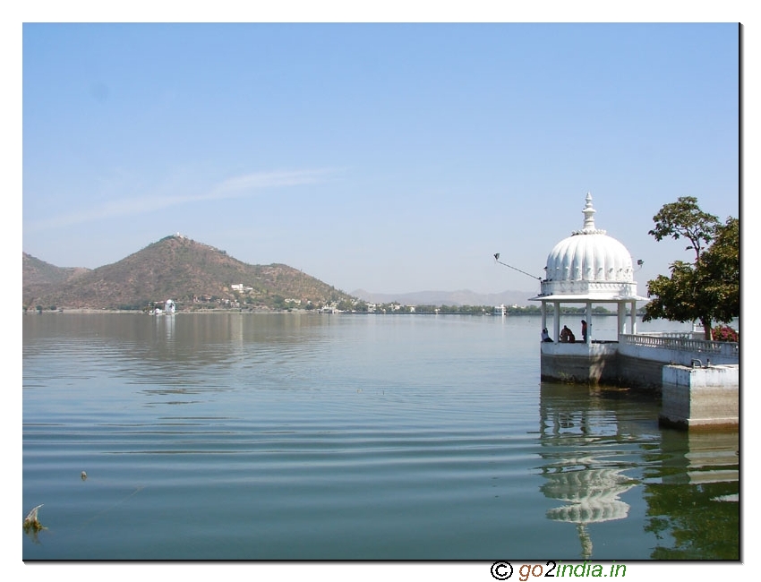 Park at centter of Fateh Sagar Lake Udaipur
