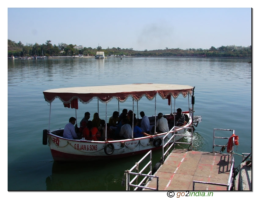 Return journey in boat at Fateh Sagar Lake Udaipur