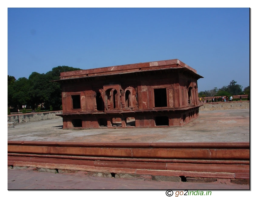 A structure inside  a dry pool at Lal Killa or Red fort