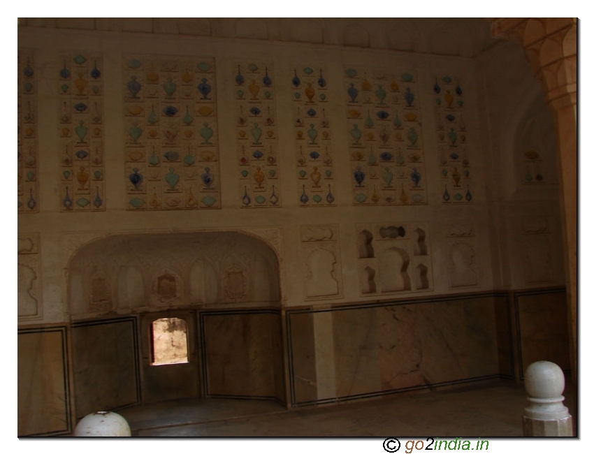 Hall of mirrors at Ambar fort 