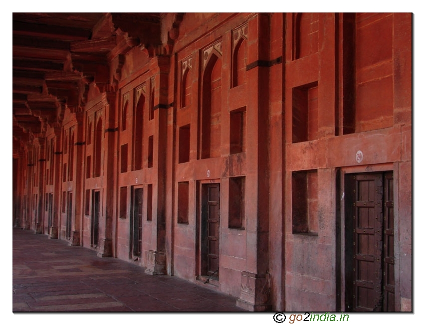 Fatehpur Sikri fort walls