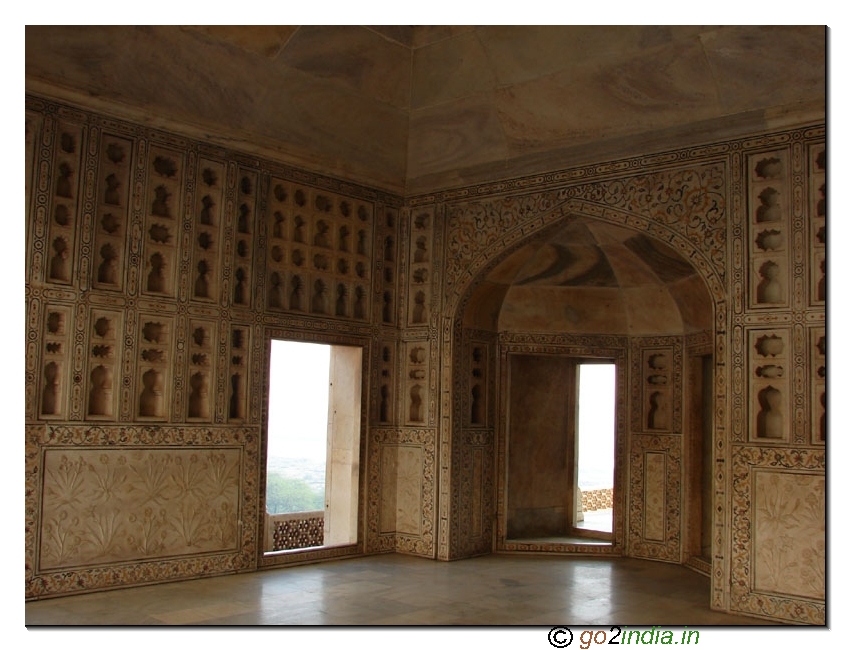 Agra Fort inside Art works