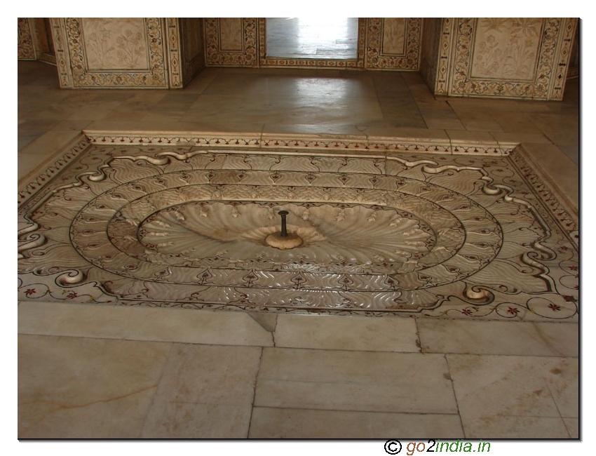 Water fountation inside Agra Fort