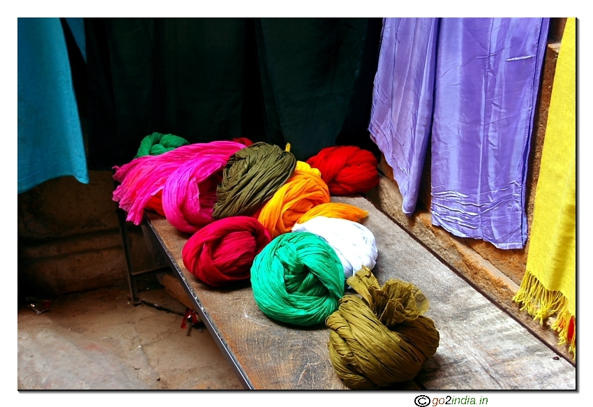 Buy a colorful turban of Rajasthan