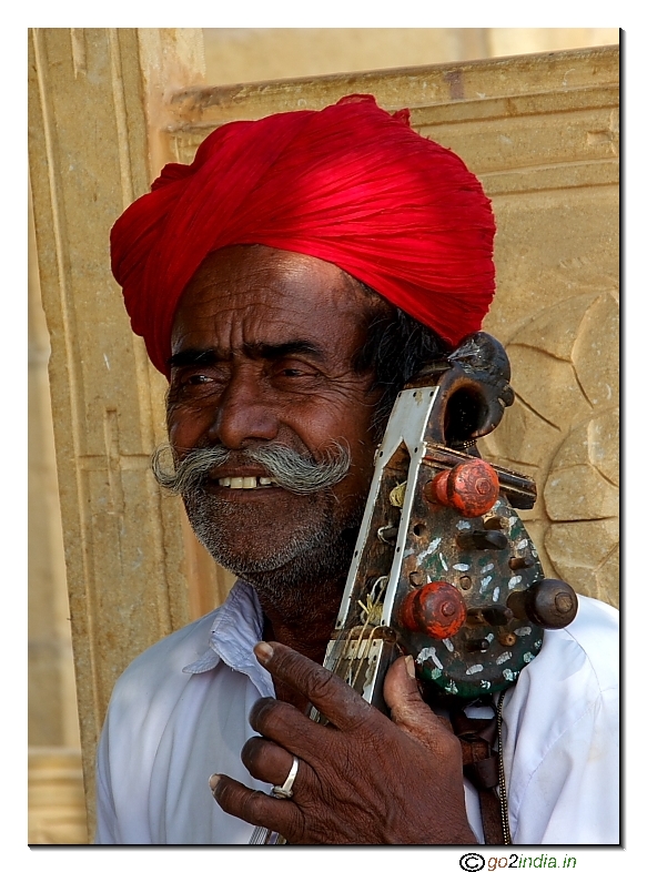 Folk singer at Jaisalmer
