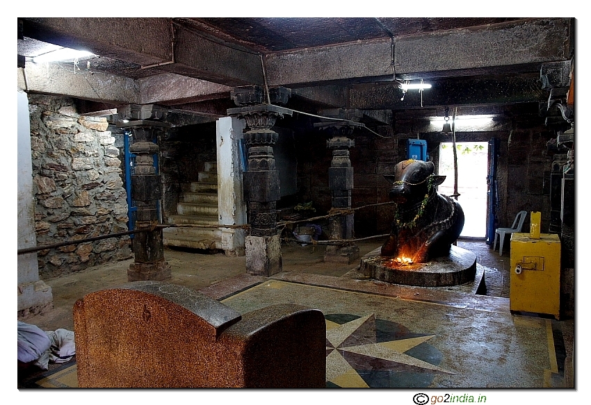 nandi at main entrance of Bhimeswara Kumararama temple