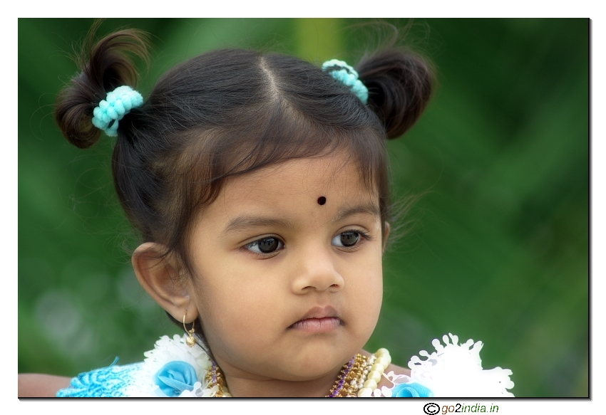 Portrait of kid from Canon 85/1.8 lens on 20D