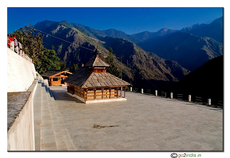 Duryodhan Temple at Sour village near Sankari Base camp