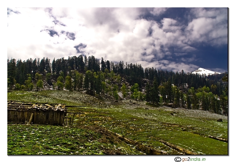 Some more snow patches on the way to Kedarkantha