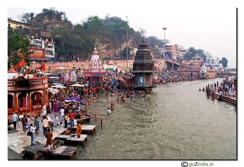 bathing ghats by the side of Ganga at Har-Ki-Pauri