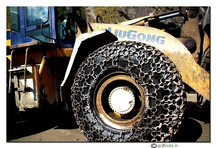 Chain is mounted on tyres to prevent skidding near Gangotri