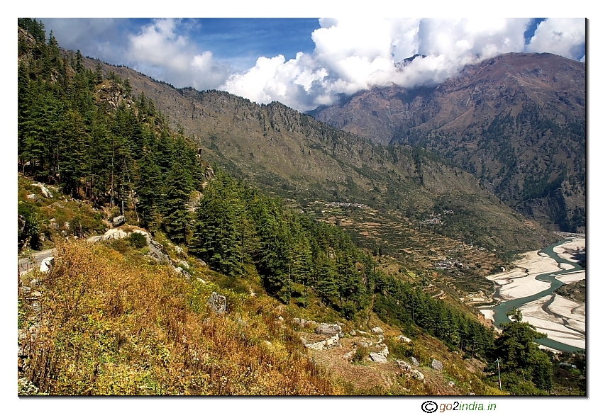 Uttarkashi to Gangotri Temple road 