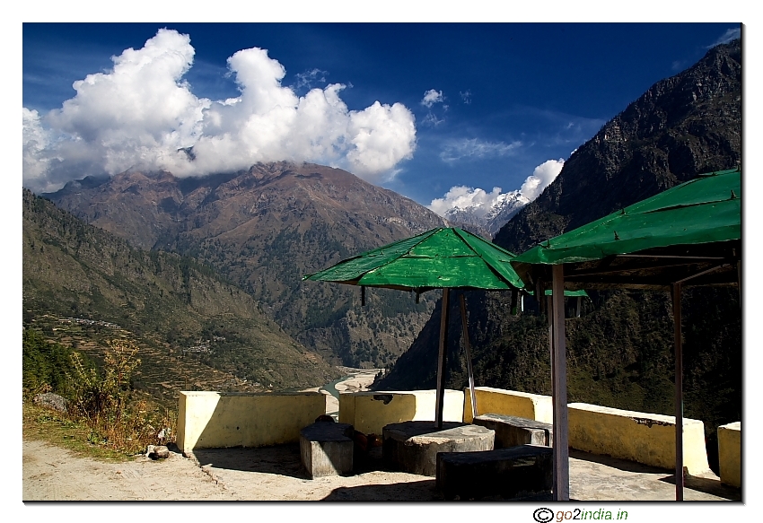 View point by the side of the road towards Gangotri
