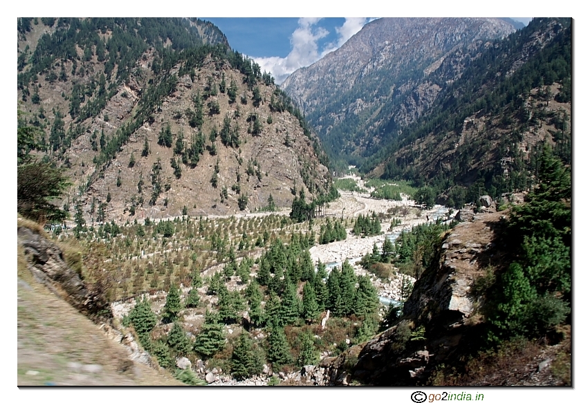 Uttarkashi to Gangotri Temple road 