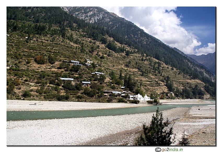 Uttarkashi to Gangotri Temple road 