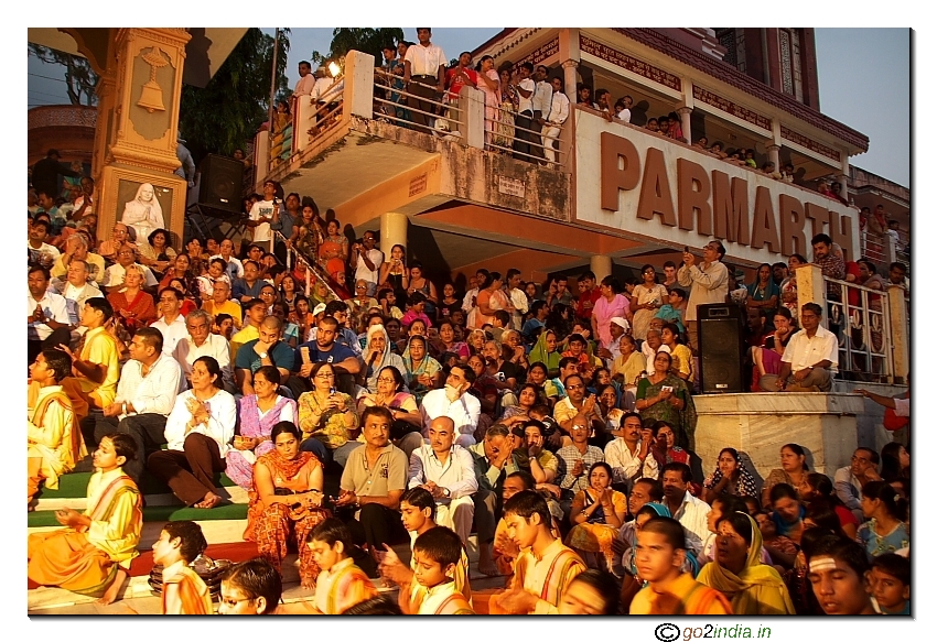 Parmath Niketan Ganga Arathi