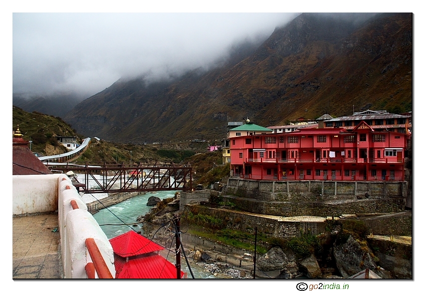 Badrinath Dham temple and Alaknanda river