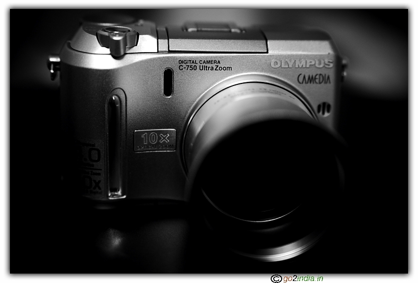Olympus C-750 10X optical zoom hybrid camera