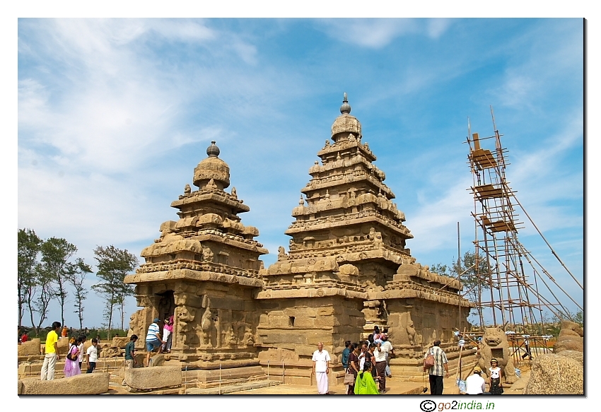 Shrines of Shiva & Vishnu at Mammalapuram
