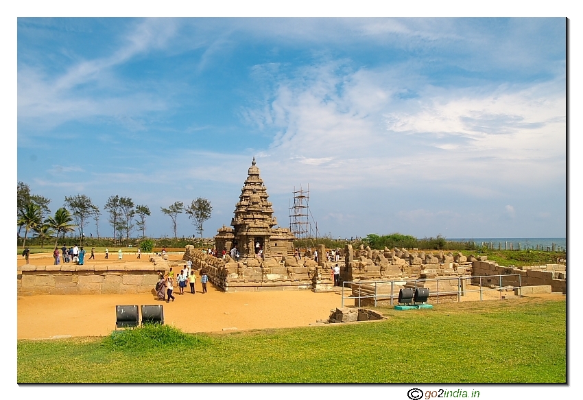 Shore temple at Mammalapuram by the side of Bay of Bengal