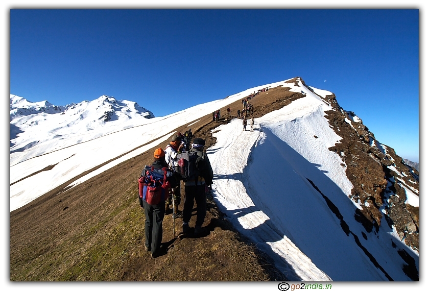 Tila lotni peak, YHAI Sar pass
