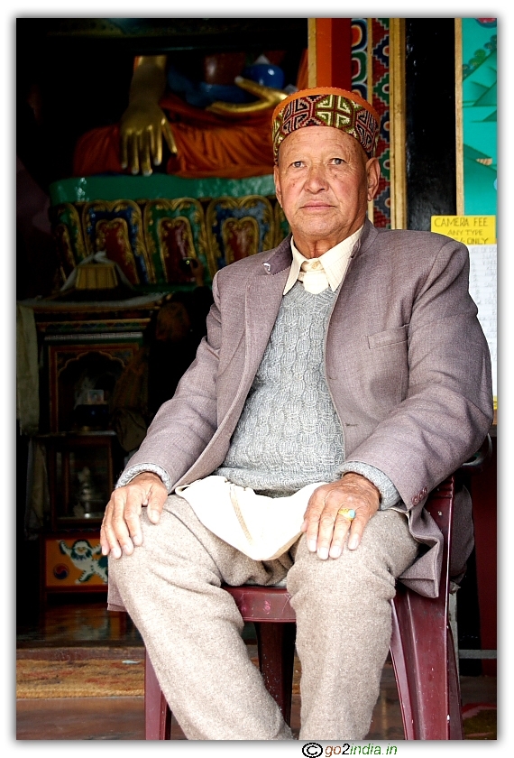 Portrait of Himachal Pradesh person in traditional dress at Manali