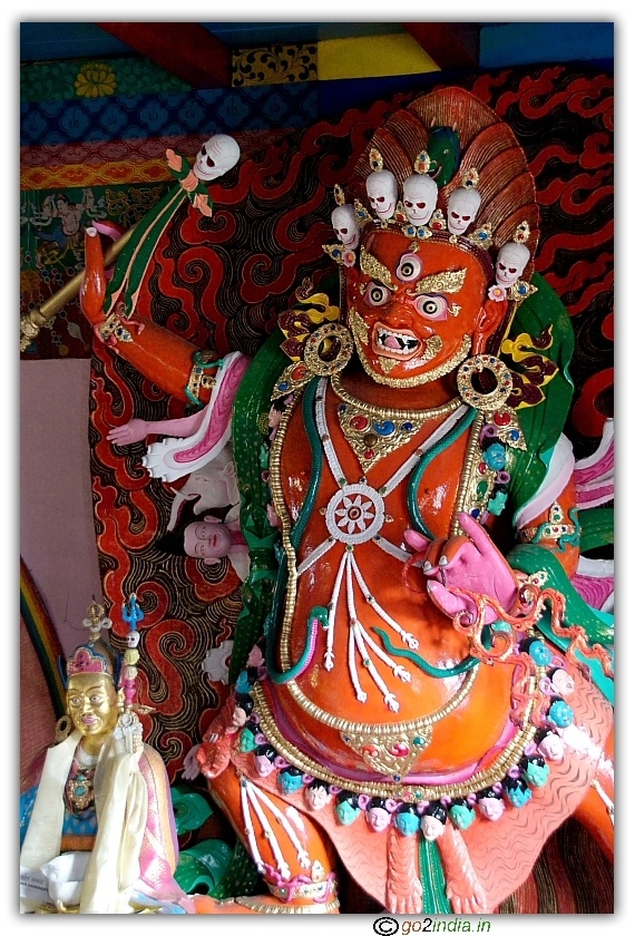 Statues with oil painting