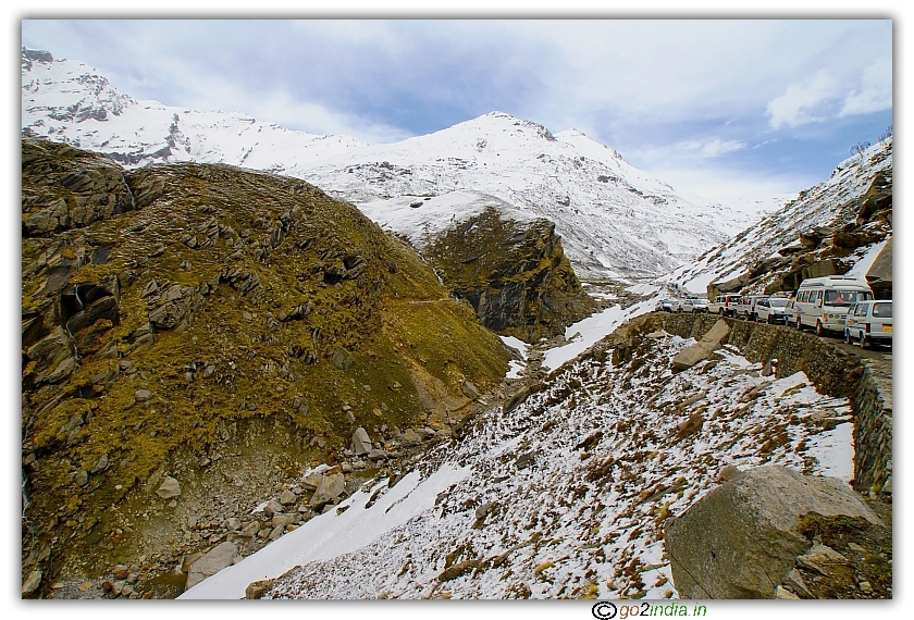 Reaching Rohtang pass from Manali via Marhi