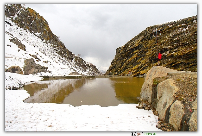 A lake at Marhi snow point at Manali
