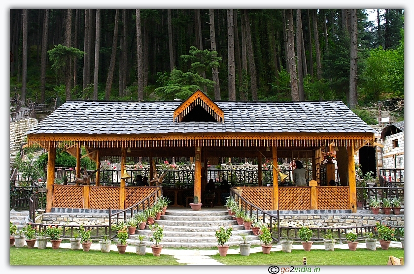 Front view of the restaurant near Kasol at Jari