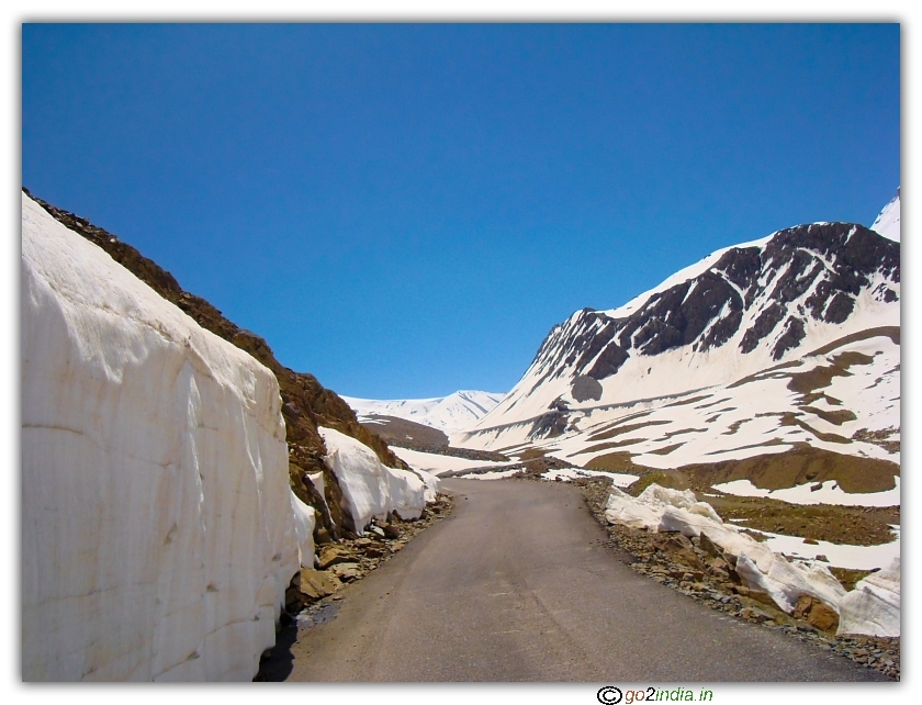 Manali to Leh by road 