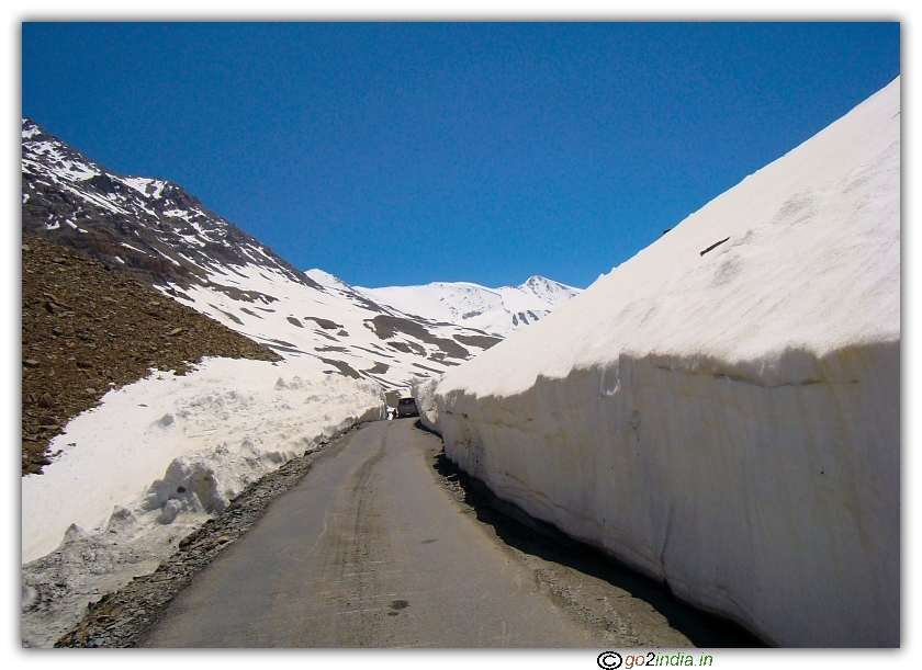 Manali to Leh by road 